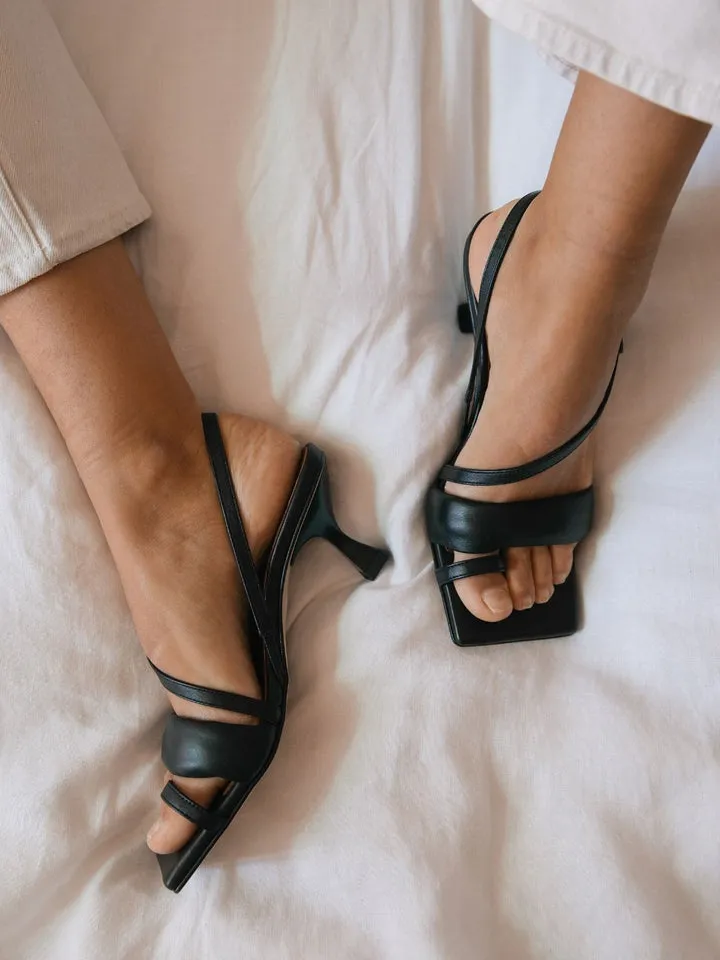 Asymethric Straps Black