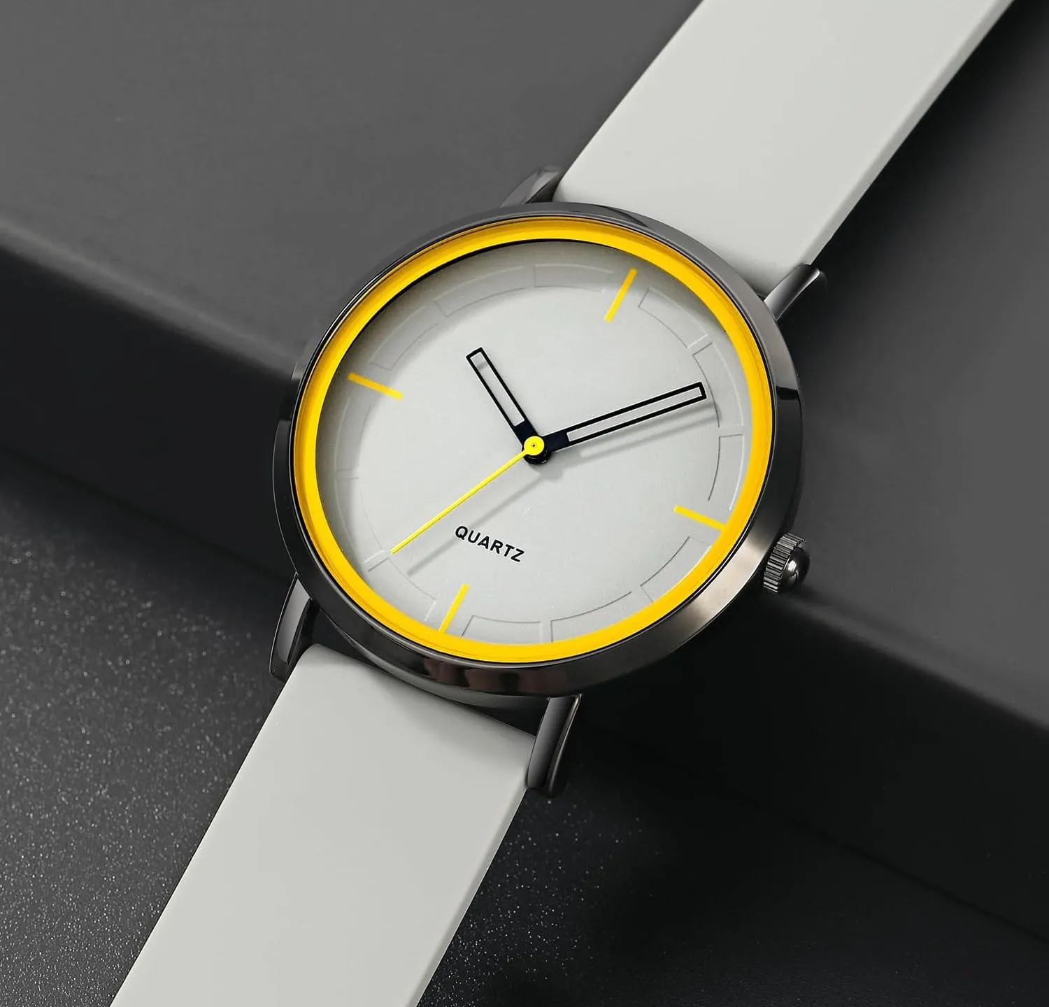BESTKANG Fashion Simple Analog Quartz Wrist Watches Silicone Strap Waterproof Watch Women Watches Men Sports Watches