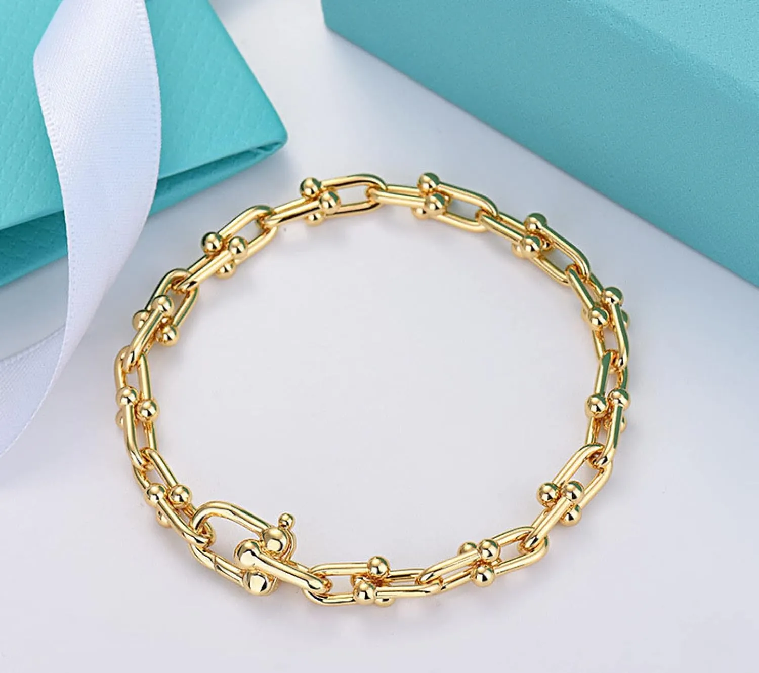 Bracelet for Women and Men,U-Shaped Bracelet Lock Chain Metal Texture,for Almost Any Hand. D