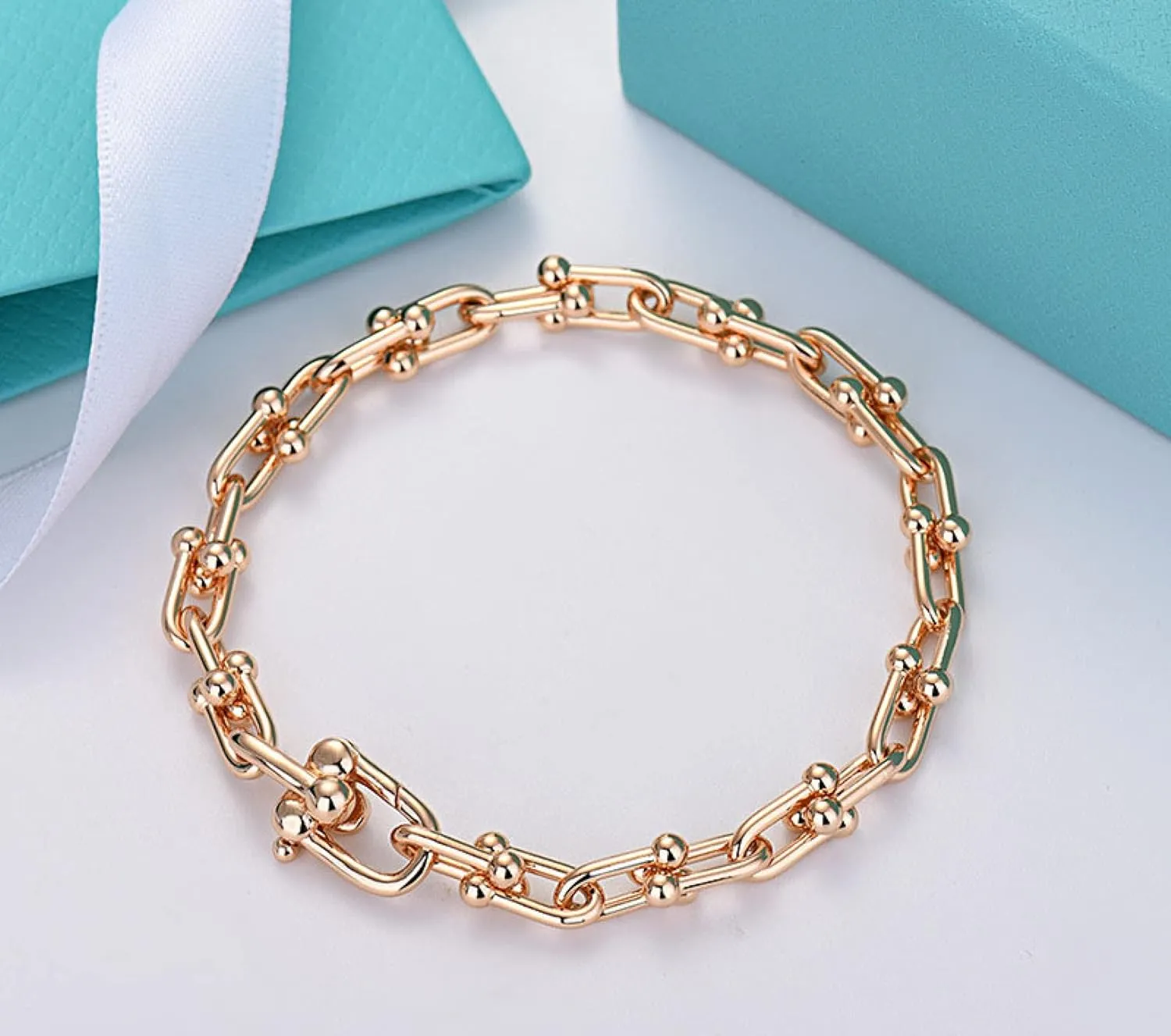 Bracelet for Women and Men,U-Shaped Bracelet Lock Chain Metal Texture,for Almost Any Hand. D