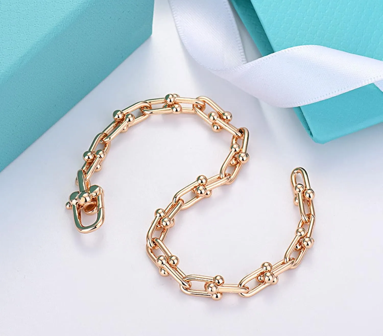 Bracelet for Women and Men,U-Shaped Bracelet Lock Chain Metal Texture,for Almost Any Hand. D