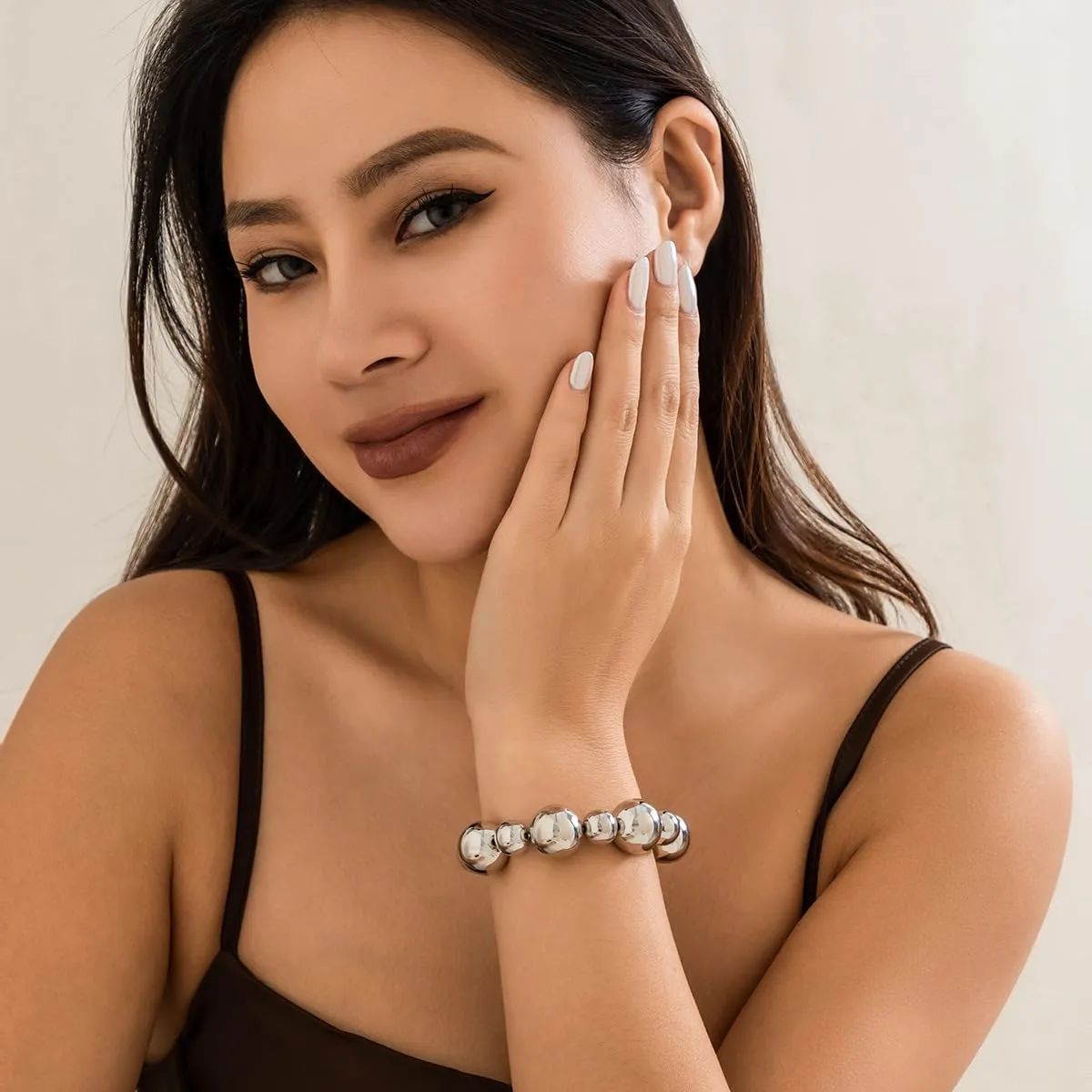 FUTIMELY Chunky Bead Bracelets,Delicate Punk Plated Gold Exaggerated Metal Stretch Bangles,Charming Valentine's Day Jewelry Gift for Women