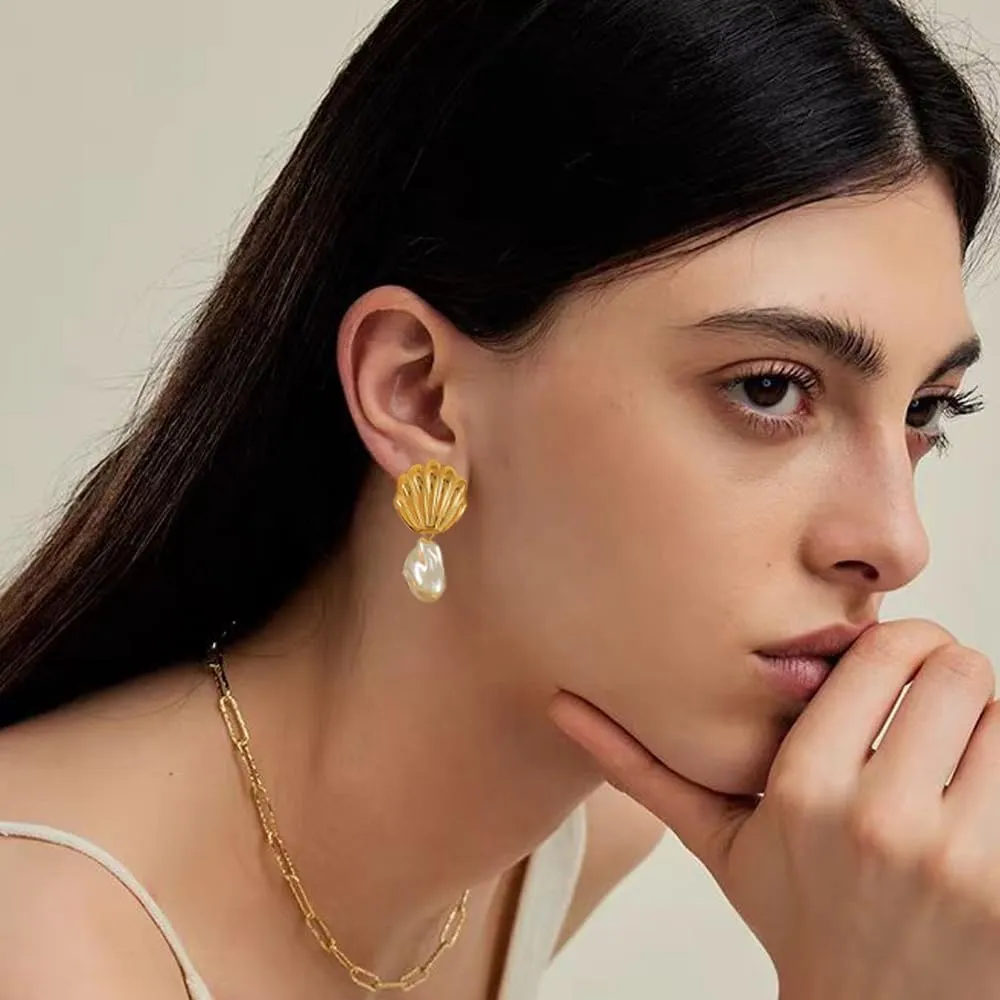 Gold Shell Drop Earrings for Women Seashell Dangle Earrings Ocean Beach Earrings Summer Jewelry Gift