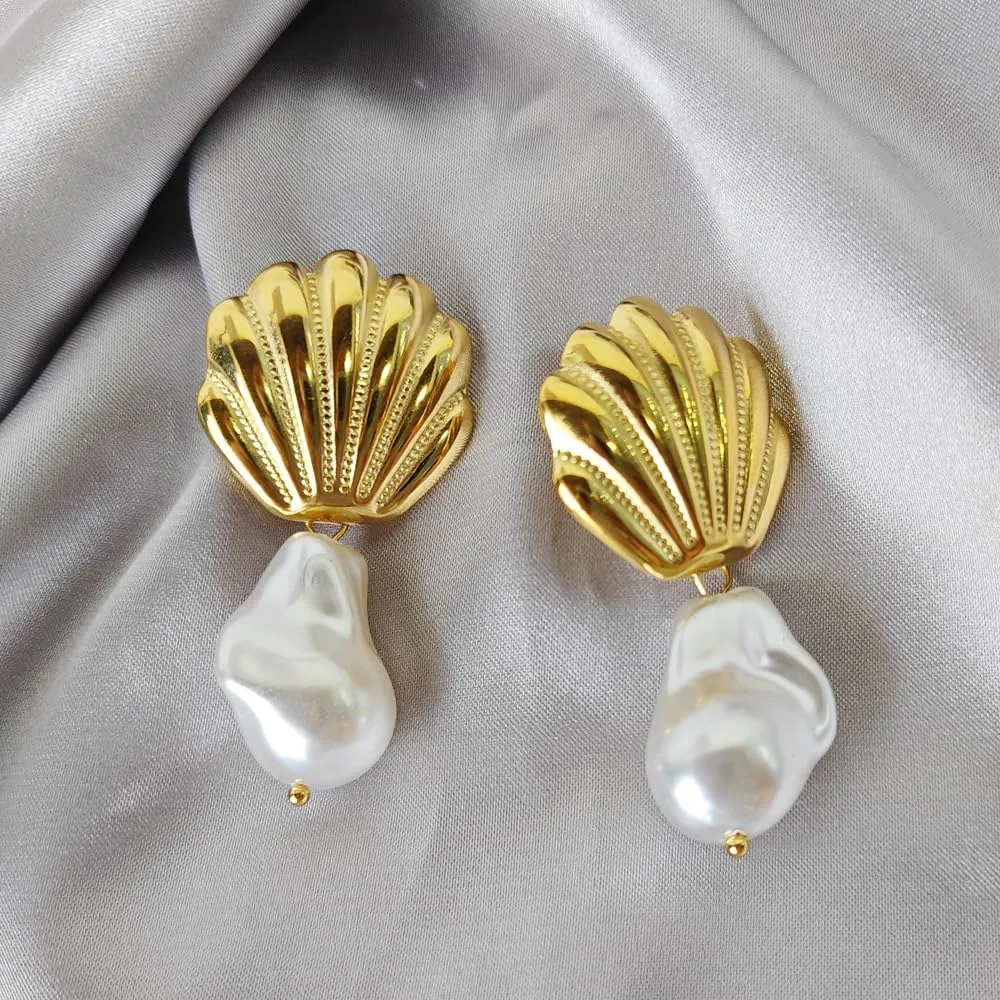 Gold Shell Drop Earrings for Women Seashell Dangle Earrings Ocean Beach Earrings Summer Jewelry Gift