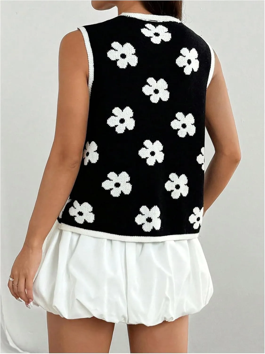 GORGLITTER Women's Tie Front Tops Trendy 2025 V Neck Sleeveless Sweater Vests Fashion Crochet Knit Tops