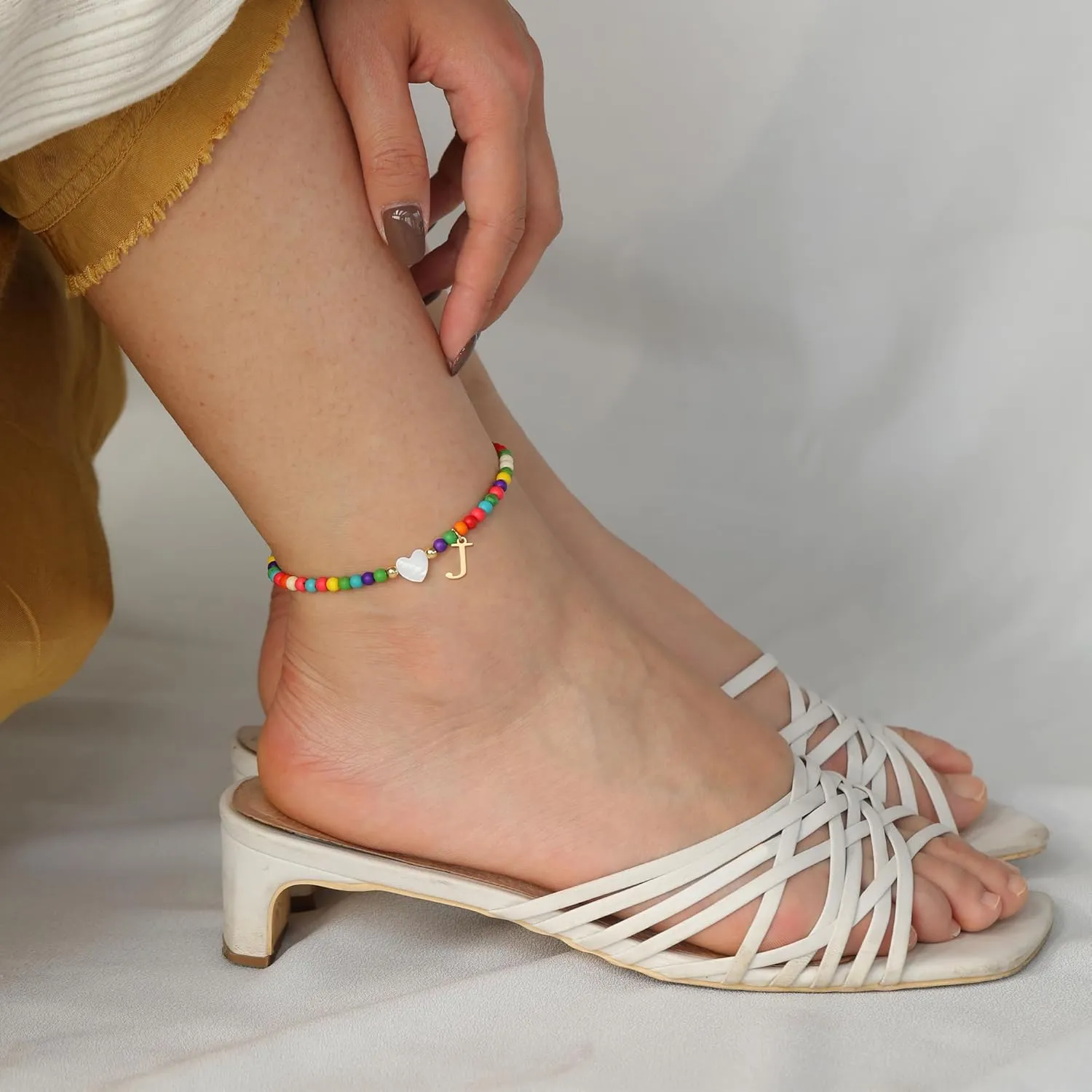 Honsny Ankle Bracelets for Women Initial Anklets Waterproof Boho Beaded Dainty Ankle Bracelets for Teen Letter Heart Handmade Adjustable Foot Chain Anklet Summer Vacation Colorful Jewelry Gift