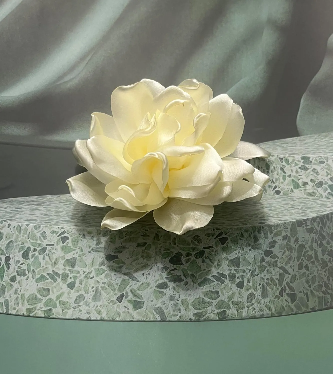 Large Camellia Satin Fabric Flower Brooch Pins Hairpin for Women,ladies.