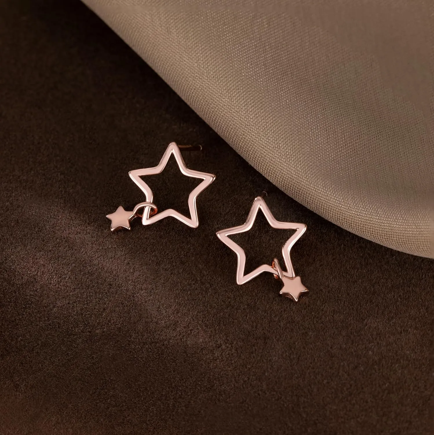 Reffeer Solid 925 Sterling Silver Star Stud Earrings for Women Teens Star Post Stud Earrings Drops