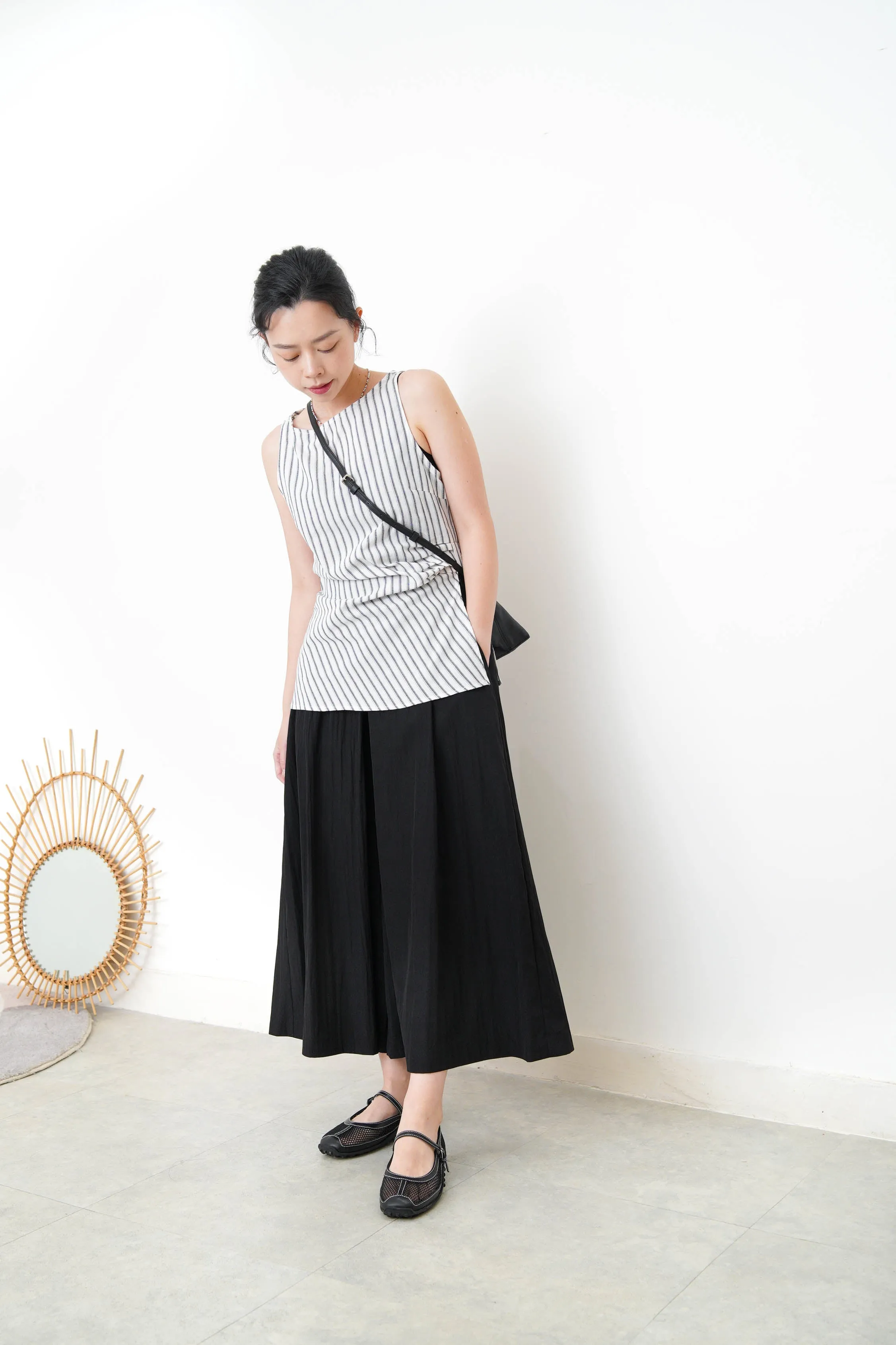 Stripes vest in ribbon gather split hem