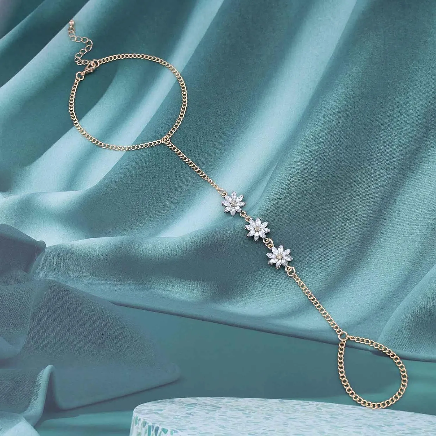 Vintage Layered Pearl Barefoot Sandals Chain Pearl Toe Ring Ankle Bracelet Gold Layering Tassel Chain Anklet Bracelet Summer Pearl Foot Chain Beach Foot Anklet Chain Jewellery for Women