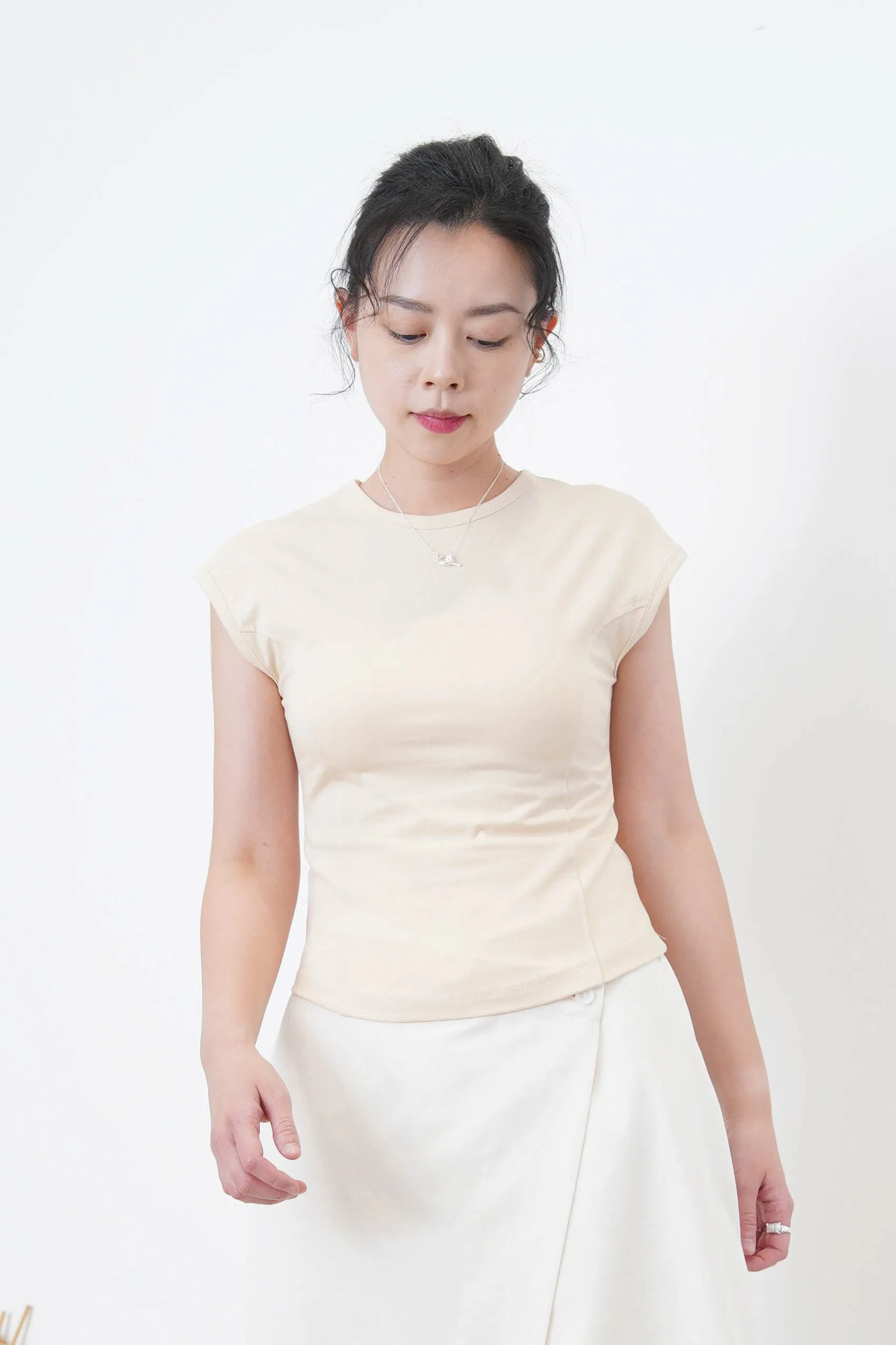 White texture cami vest w/ adj. shoulder straps