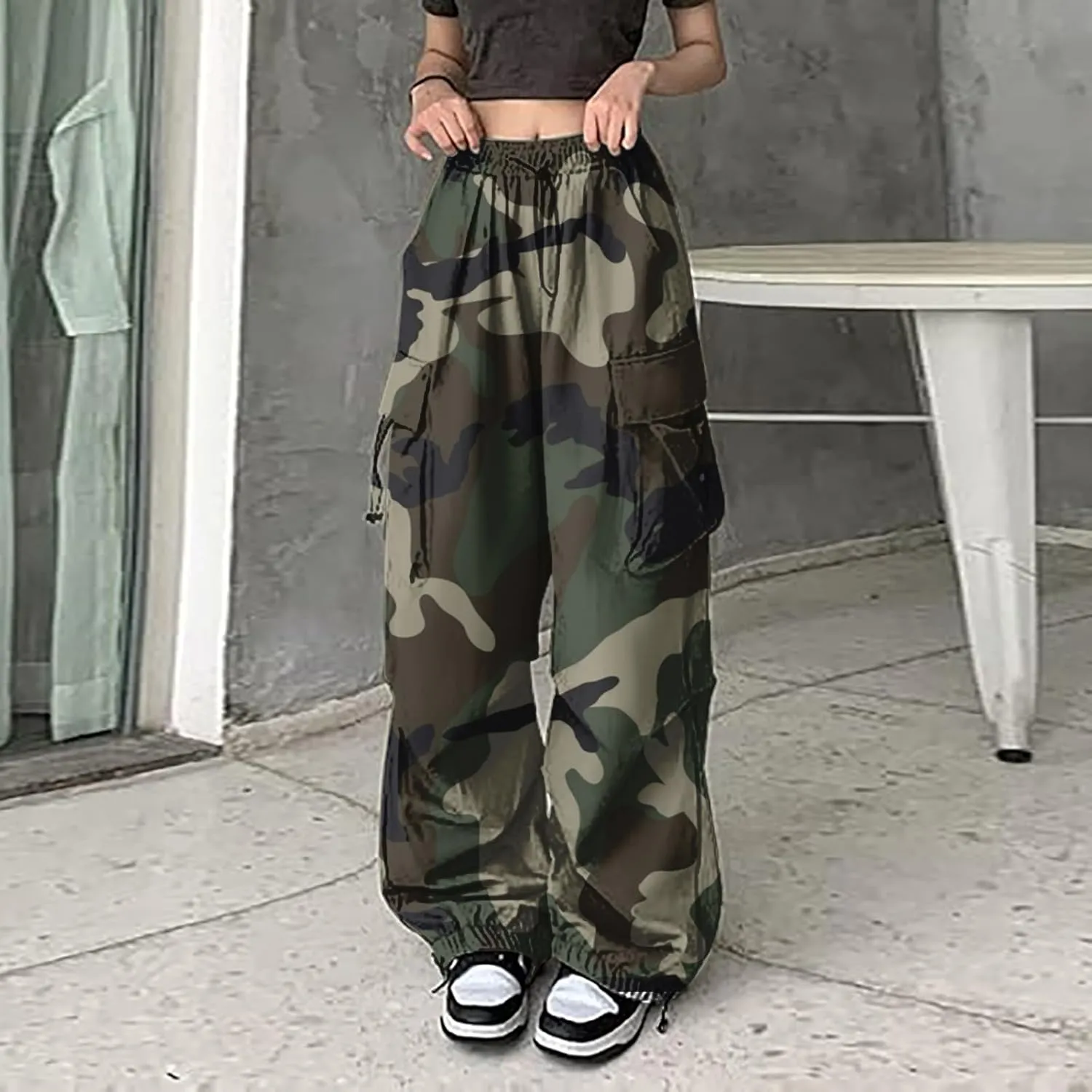 Women's Camo Cargo Pants High Waist Baggy Wide Leg Parachute Pant Drawstring Streetwear Hip Hop Trousers with Pockets