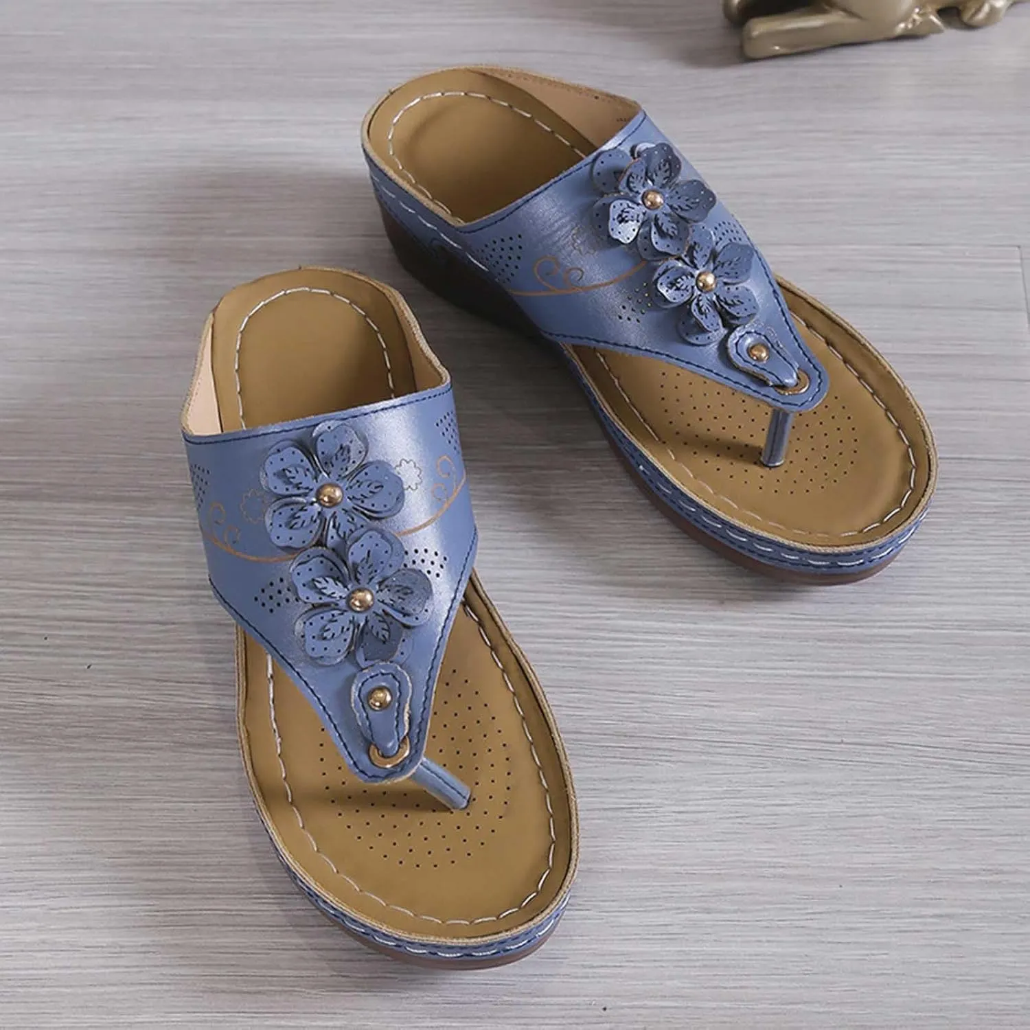 Women's Solid Leather Thong Sandal Floral Embellished Arch Support Slipper Clip Toe Platform Sandals Summer Flip Flop