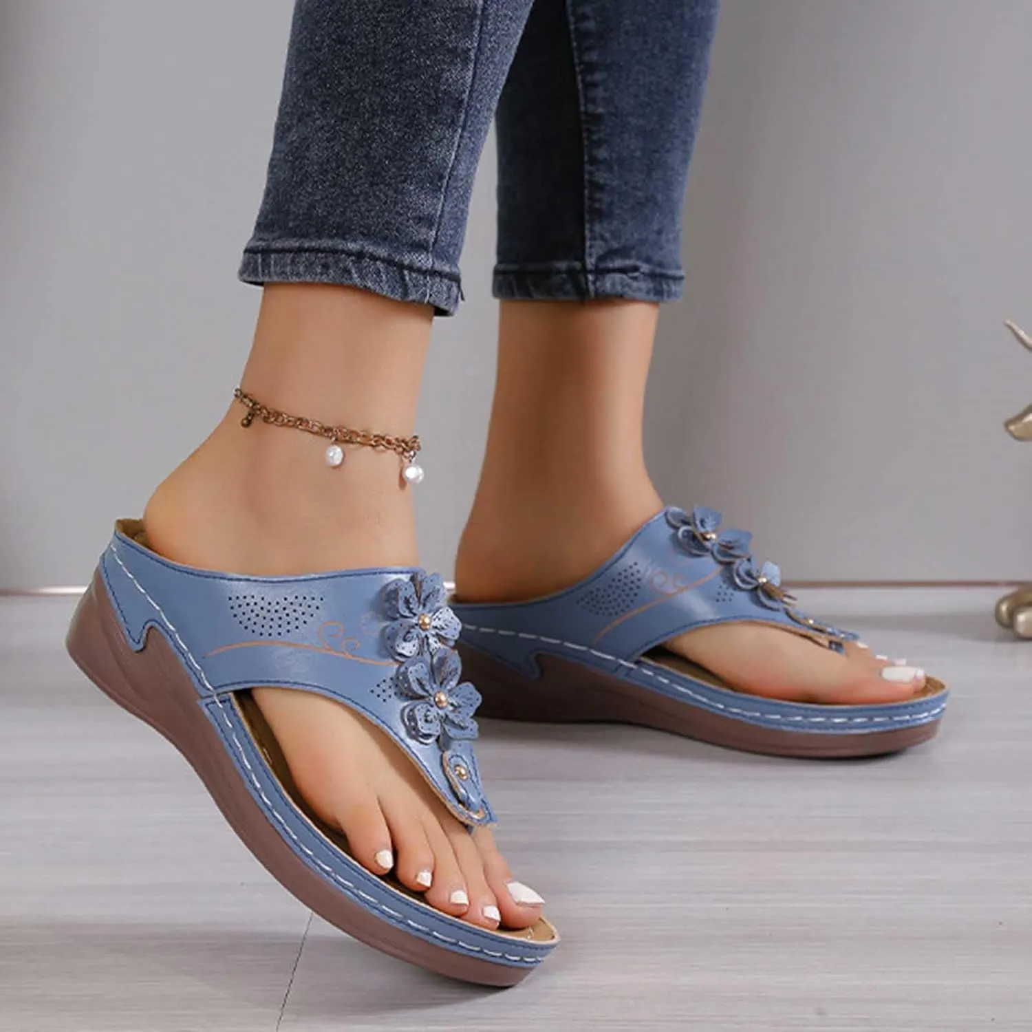 Women's Solid Leather Thong Sandal Floral Embellished Arch Support Slipper Clip Toe Platform Sandals Summer Flip Flop